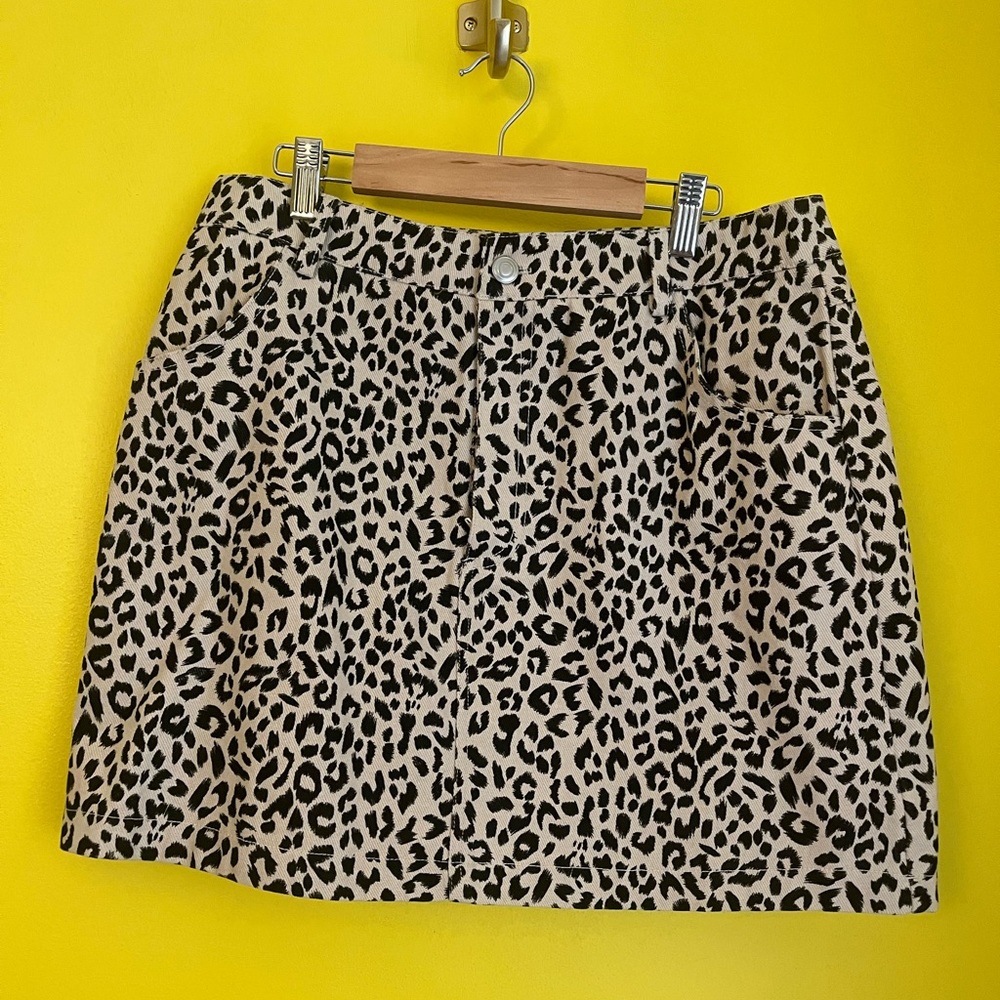 Animal print mini skirt